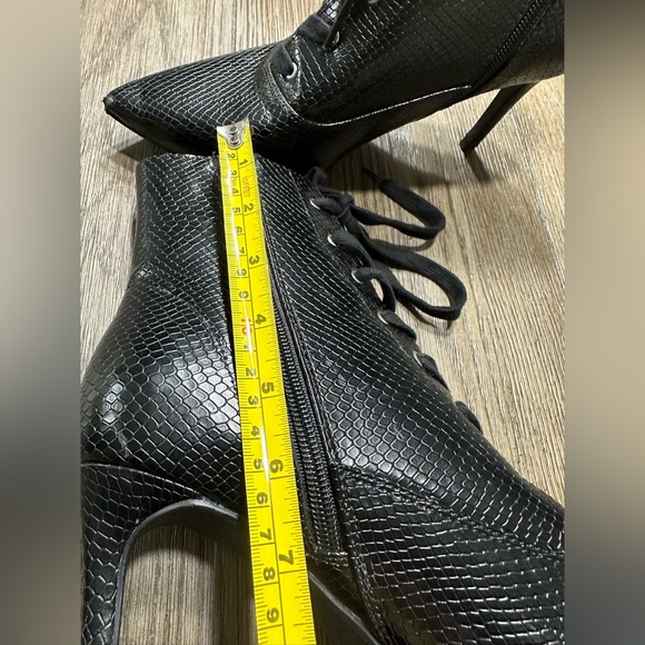 Heart in D Elegant Black Lace-Up Ankle Boots - Size 9/10 - Picture 9 of 13